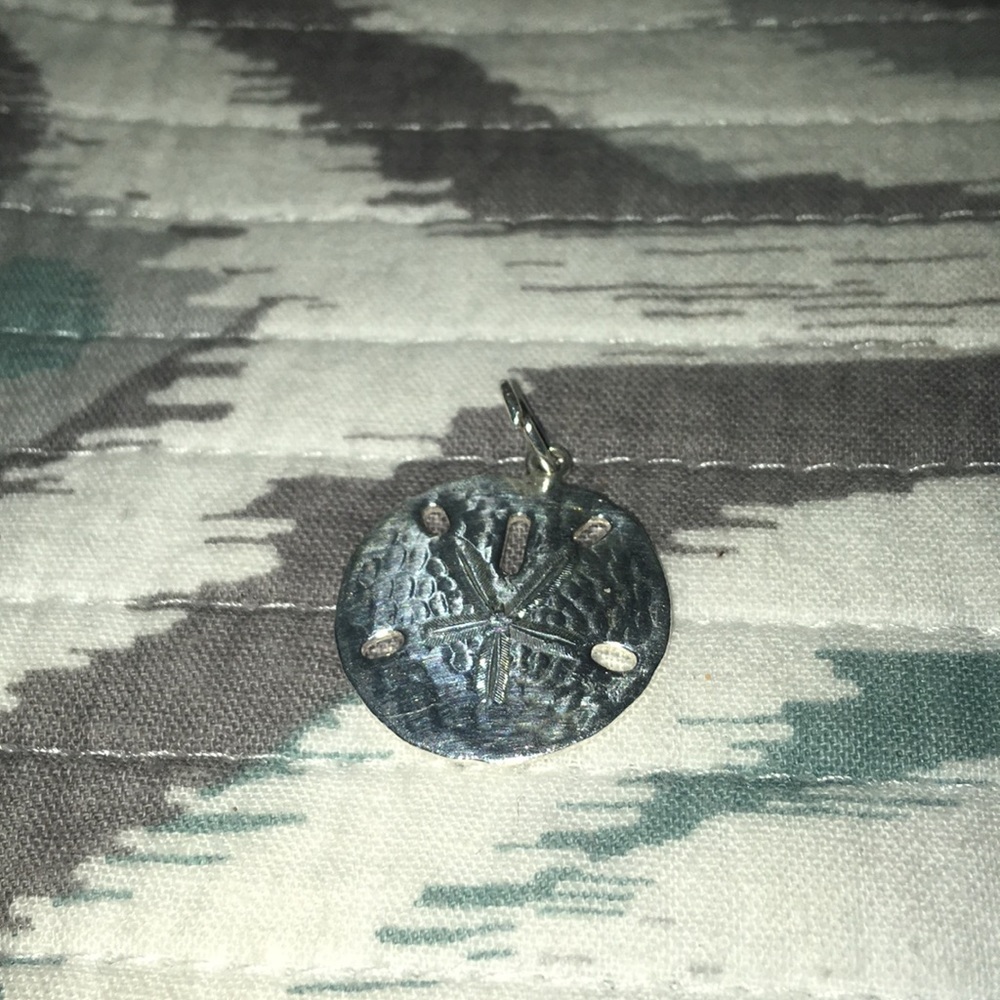 Sand dollar Sterling silver pendent - Picture 3 of 5